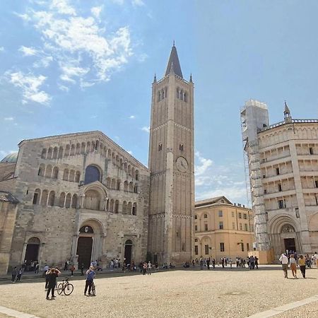 Apartamento Luxury 5 Al Duomo Di Parma Exterior foto