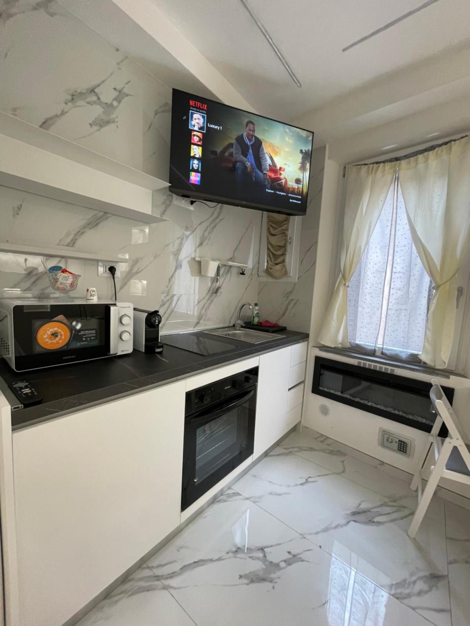Apartamento Luxury 5 Al Duomo Di Parma Exterior foto